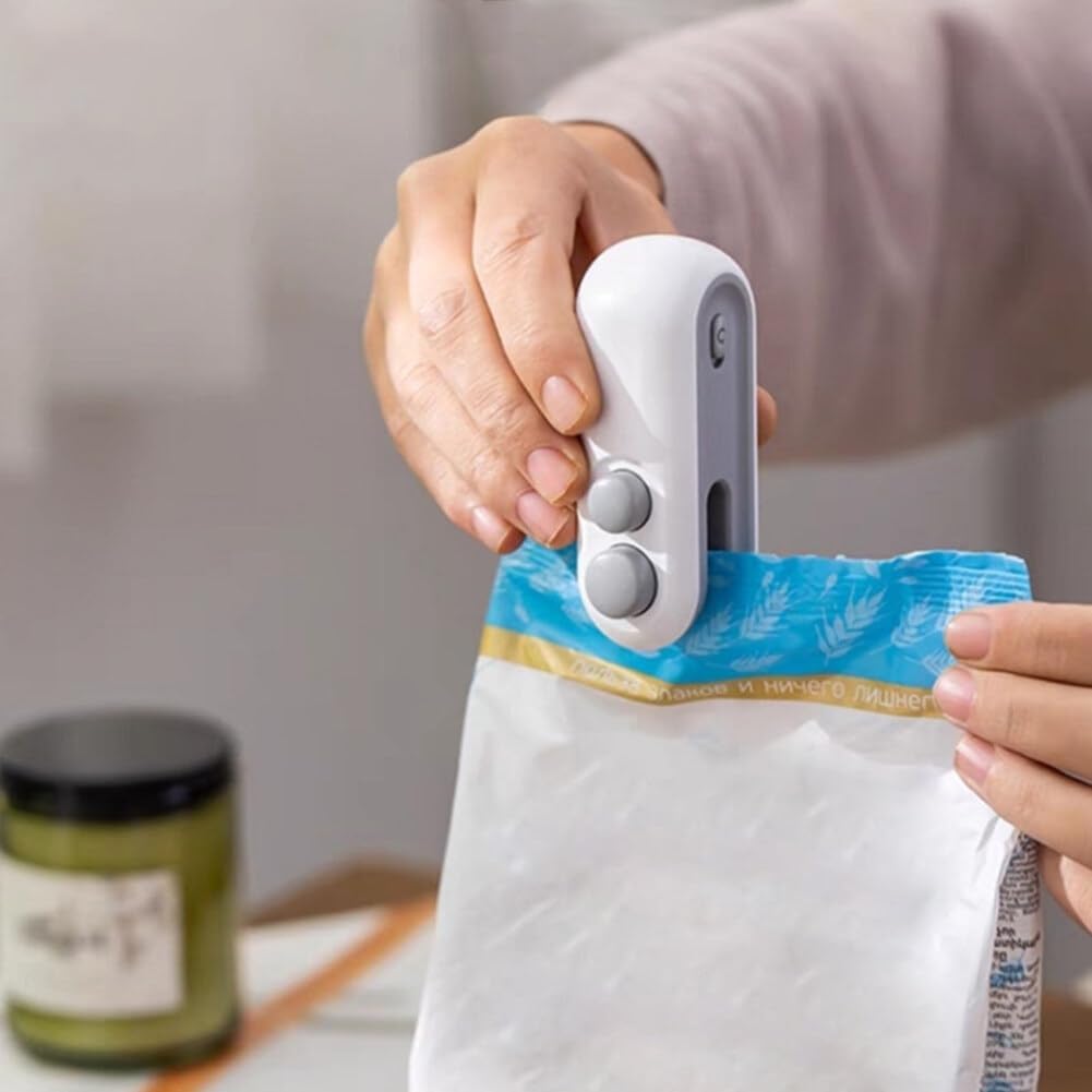 Small 2-in-1 Rechargeable Magnetic Snack Sealer